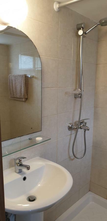 Polis Emilia 11 Studio מראה חיצוני תמונה