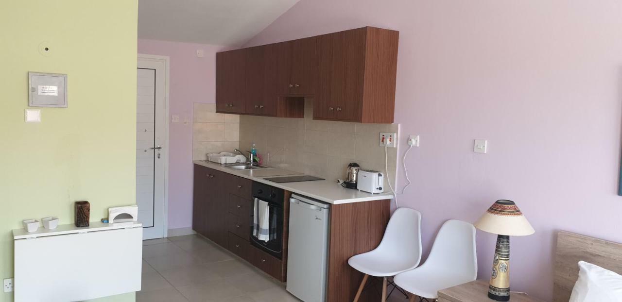 Polis Emilia 11 Studio מראה חיצוני תמונה